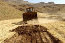 رفع تصرف 675 مترمربع از اراضی ملی در پلاک آهنگران شهرستان صحنه