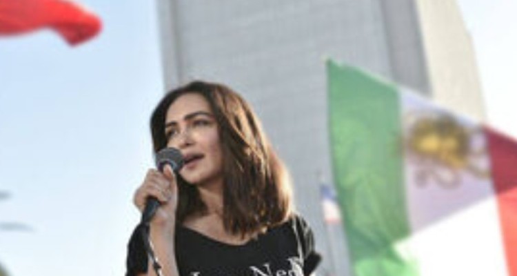 پرستوی دست آموز سازمان سیا در تهران به دنبال چه می‌گردد؟