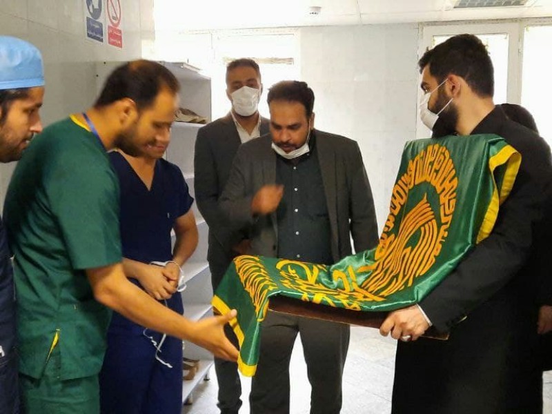 حضور خادمین امام رضا (ع) دربیمارستان دکتر معاون صحنه حضور خادمین امام رضا (ع) دربیمارستان دکتر معاون صحنه