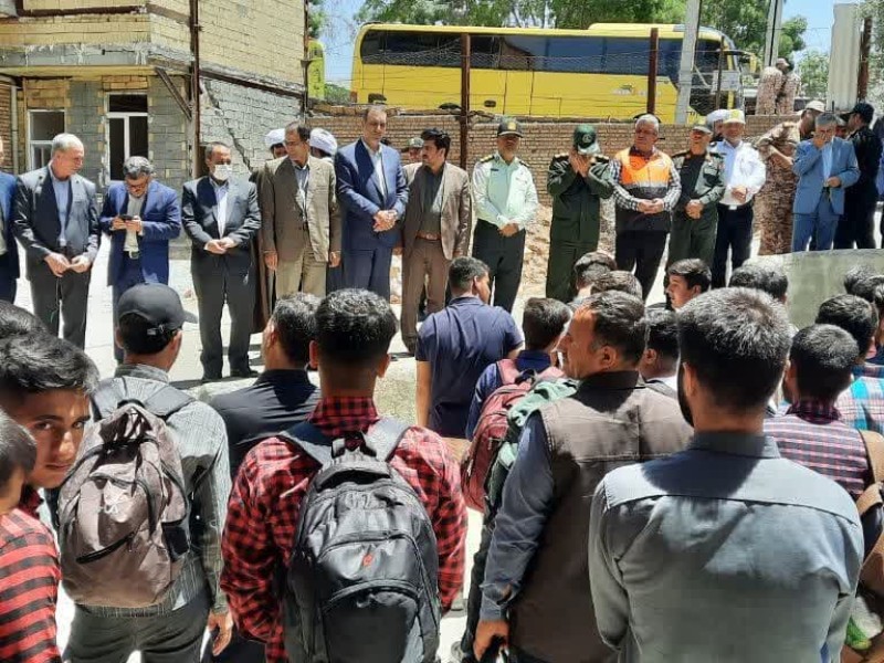 اعزام بیش از۲۰۰ زائر صحنه ای به مرقد امام راحل(ره) اعزام بیش از۲۰۰ زائر صحنه ای به مرقد امام راحل(ره)