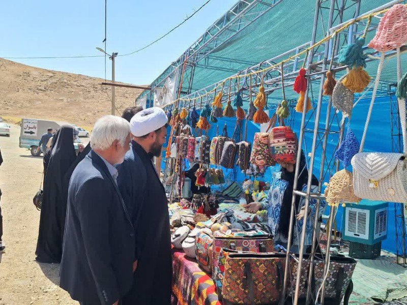 برپایی 12 غرفه صنایعدستی در صحنه در مسیر زائران اربعین حسینی برپایی 12 غرفه صنایعدستی در صحنه در مسیر زائران اربعین حسینی